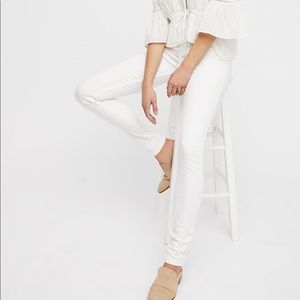 Free People Long and Lean Jegging White Jeans